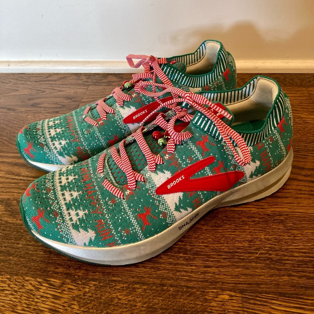 Brooks Women’s Levitate 2 Ugly Sweater Size 10.5